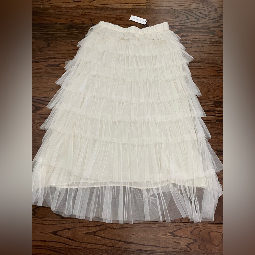 Cupcakes & Cashmere Ivory Tiered Tulle A-Line Skirt.  Size Small